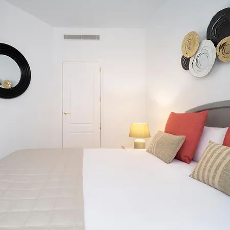 Santa Justa Suite Apartment II Seville Exterior photo